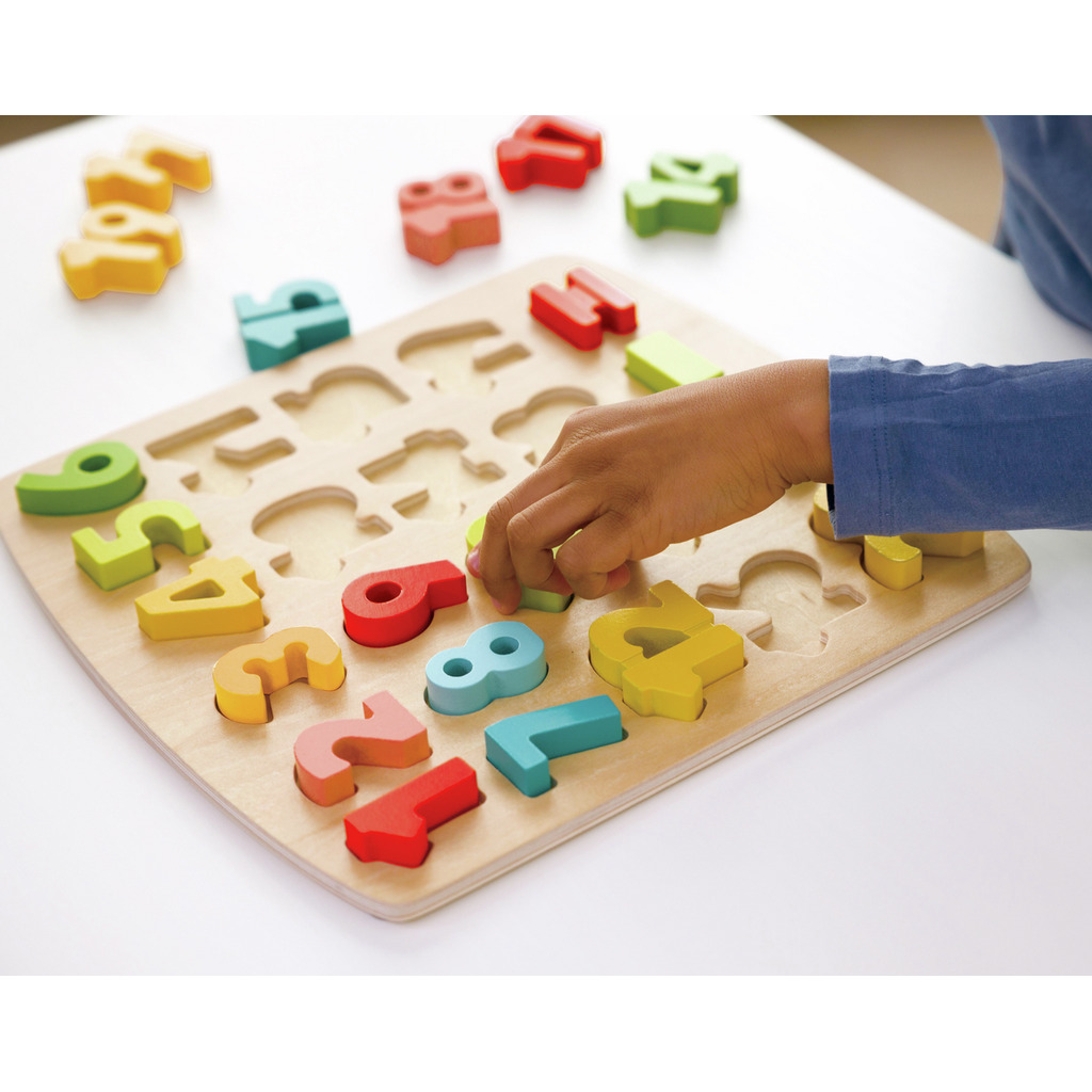 Puzzle mit Zahlen und Rechensymbolen 